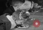 Image pie concours de manger New York United States USA, 1935, de la seconde 45 séquences d'archives historiques vidéo 65675069441