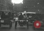 Immagine di Auto d'epoca drive in Philadelphia Philadelphia Pennsylvania USA, 1935, secondo 29 filmato di repertorio 65675069443