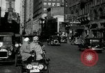 Immagine di Auto d'epoca drive in Philadelphia Philadelphia Pennsylvania USA, 1935, secondo 39 filmato di repertorio 65675069443