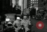 Immagine di Auto d'epoca drive in Philadelphia Philadelphia Pennsylvania USA, 1935, secondo 43 filmato di repertorio 65675069443