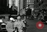 Immagine di Auto d'epoca drive in Philadelphia Philadelphia Pennsylvania USA, 1935, secondo 44 filmato di repertorio 65675069443