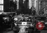 Immagine di Auto d'epoca drive in Philadelphia Philadelphia Pennsylvania USA, 1935, secondo 45 filmato di repertorio 65675069443