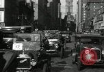 Immagine di Auto d'epoca drive in Philadelphia Philadelphia Pennsylvania USA, 1935, secondo 48 filmato di repertorio 65675069443