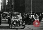 Immagine di Auto d'epoca drive in Philadelphia Philadelphia Pennsylvania USA, 1935, secondo 52 filmato di repertorio 65675069443