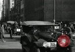 Immagine di Auto d'epoca drive in Philadelphia Philadelphia Pennsylvania USA, 1935, secondo 56 filmato di repertorio 65675069443