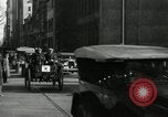 Immagine di Auto d'epoca drive in Philadelphia Philadelphia Pennsylvania USA, 1935, secondo 57 filmato di repertorio 65675069443