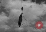 Standbild barrage Ballon United States USA, 1943, aus Sekunde 14 historischem Filmmaterial Videoclip 65675069451