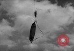 Standbild barrage Ballon United States USA, 1943, aus Sekunde 15 historischem Filmmaterial Videoclip 65675069451