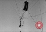 Standbild barrage Ballon United States USA, 1943, aus Sekunde 28 historischem Filmmaterial Videoclip 65675069451