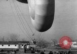 Standbild barrage Ballon United States USA, 1943, aus Sekunde 43 historischem Filmmaterial Videoclip 65675069451