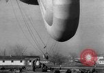 Standbild barrage Ballon United States USA, 1943, aus Sekunde 44 historischem Filmmaterial Videoclip 65675069451