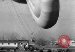 Standbild barrage Ballon United States USA, 1943, aus Sekunde 46 historischem Filmmaterial Videoclip 65675069451