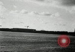 Standbild NS-Flugzeuge angreifen Niederlande, 1940, aus Sekunde 45 historischem Filmmaterial Videoclip 65675069452