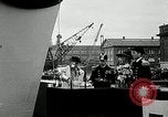 Image cérémonie de baptême Bremerton Washington USA, 1940, de la seconde 18 séquences d'archives historiques vidéo 65675069454