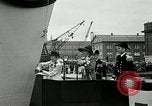 Image cérémonie de baptême Bremerton Washington USA, 1940, de la seconde 22 séquences d'archives historiques vidéo 65675069454