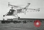 Image Igor Sikorsky Record du monde VS-300 Stratford Connecticut USA, 1941, de la seconde 32 séquences d'archives historiques vidéo 65675069462