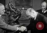 Image Collier Trophy Washington DC USA, 1951, de la seconde 15 séquences d'archives historiques vidéo 65675069465