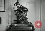 Image Collier Trophy Washington DC USA, 1951, de la seconde 22 séquences d'archives historiques vidéo 65675069465