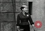 Immagine di Costumi di visualizzazione Universal City California USA, 1954, secondo 16 filmato di repertorio 65675069474