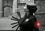 Immagine di Costumi di visualizzazione Universal City California USA, 1954, secondo 23 filmato di repertorio 65675069474