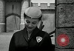 Immagine di Costumi di visualizzazione Universal City California USA, 1954, secondo 25 filmato di repertorio 65675069474
