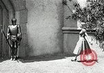 Immagine di Costumi di visualizzazione Universal City California USA, 1954, secondo 28 filmato di repertorio 65675069474
