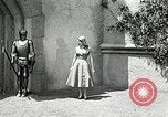 Immagine di Costumi di visualizzazione Universal City California USA, 1954, secondo 31 filmato di repertorio 65675069474
