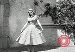 Immagine di Costumi di visualizzazione Universal City California USA, 1954, secondo 34 filmato di repertorio 65675069474