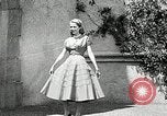 Immagine di Costumi di visualizzazione Universal City California USA, 1954, secondo 36 filmato di repertorio 65675069474