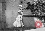 Immagine di Costumi di visualizzazione Universal City California USA, 1954, secondo 37 filmato di repertorio 65675069474
