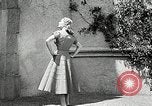 Immagine di Costumi di visualizzazione Universal City California USA, 1954, secondo 39 filmato di repertorio 65675069474