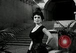 Immagine di Costumi di visualizzazione Universal City California USA, 1954, secondo 57 filmato di repertorio 65675069474