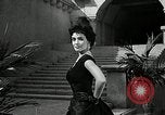 Immagine di Costumi di visualizzazione Universal City California USA, 1954, secondo 59 filmato di repertorio 65675069474