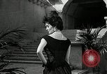 Immagine di Costumi di visualizzazione Universal City California USA, 1954, secondo 61 filmato di repertorio 65675069474