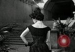 Immagine di Costumi di visualizzazione Universal City California USA, 1954, secondo 62 filmato di repertorio 65675069474