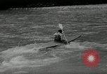 Immagine di Canoisti e kayakers Austria, 1954, secondo 6 filmato di repertorio 65675069476