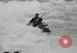 Immagine di Canoisti e kayakers Austria, 1954, secondo 15 filmato di repertorio 65675069476