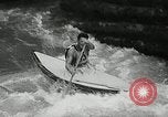 Immagine di Canoisti e kayakers Austria, 1954, secondo 17 filmato di repertorio 65675069476