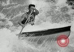 Immagine di Canoisti e kayakers Austria, 1954, secondo 19 filmato di repertorio 65675069476