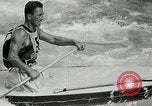 Immagine di Canoisti e kayakers Austria, 1954, secondo 21 filmato di repertorio 65675069476