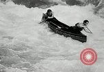 Immagine di Canoisti e kayakers Austria, 1954, secondo 26 filmato di repertorio 65675069476