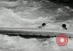 Immagine di Canoisti e kayakers Austria, 1954, secondo 29 filmato di repertorio 65675069476