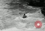 Immagine di Canoisti e kayakers Austria, 1954, secondo 32 filmato di repertorio 65675069476