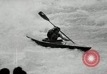 Immagine di Canoisti e kayakers Austria, 1954, secondo 37 filmato di repertorio 65675069476