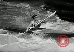 Immagine di Canoisti e kayakers Austria, 1954, secondo 38 filmato di repertorio 65675069476