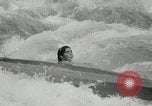 Immagine di Canoisti e kayakers Austria, 1954, secondo 42 filmato di repertorio 65675069476