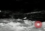 Immagine di Canoisti e kayakers Austria, 1954, secondo 49 filmato di repertorio 65675069476