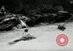 Immagine di Canoisti e kayakers Austria, 1954, secondo 53 filmato di repertorio 65675069476