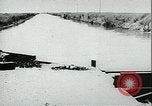 Standbild Bewässerung land San Joaquin Valley California USA, 1918, aus Sekunde 52 historischem Filmmaterial Videoclip 65675069479