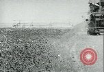 Standbild Bewässerung land San Joaquin Valley California USA, 1918, aus Sekunde 60 historischem Filmmaterial Videoclip 65675069479